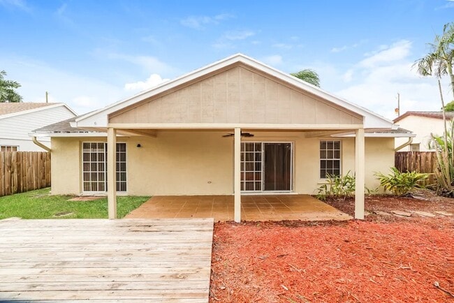 Building Photo - 6066 Ungerer St