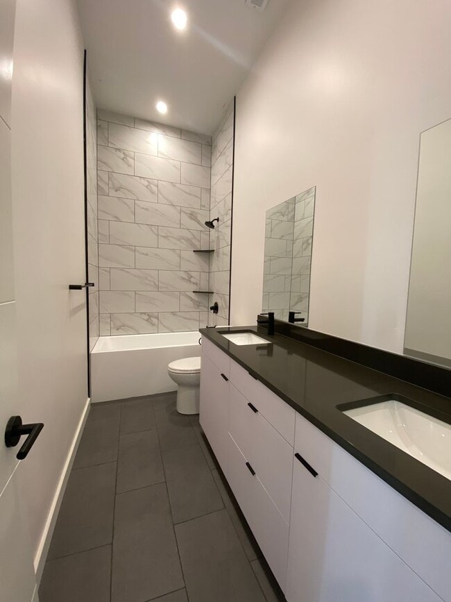 Building Photo - 3 Bedroom | 2.5 Bath Home in White Salmon