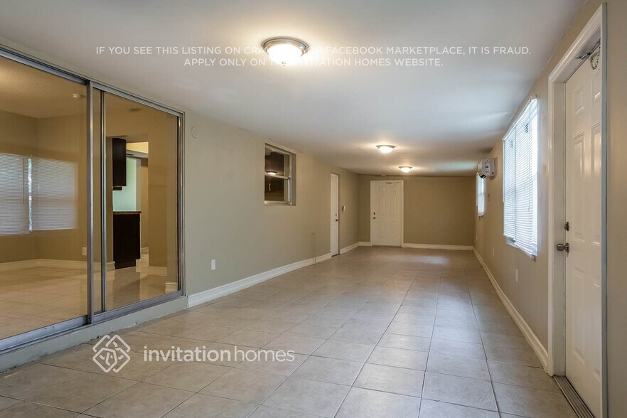 Building Photo - 341 SW 64th Ave
