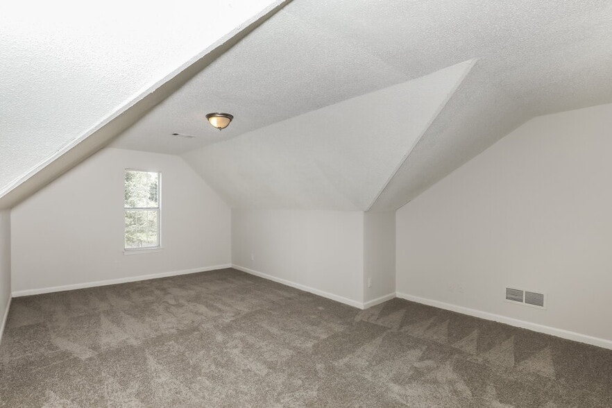 Building Photo - 92 Dogwood Lakes Dr