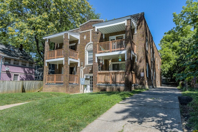 Building Photo - 3811 Mercier St