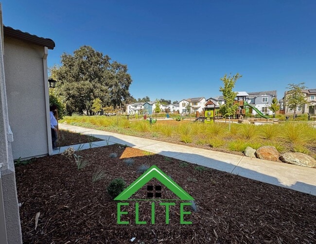 Building Photo - A Stunning Brand-New Home in a Prime Locat...