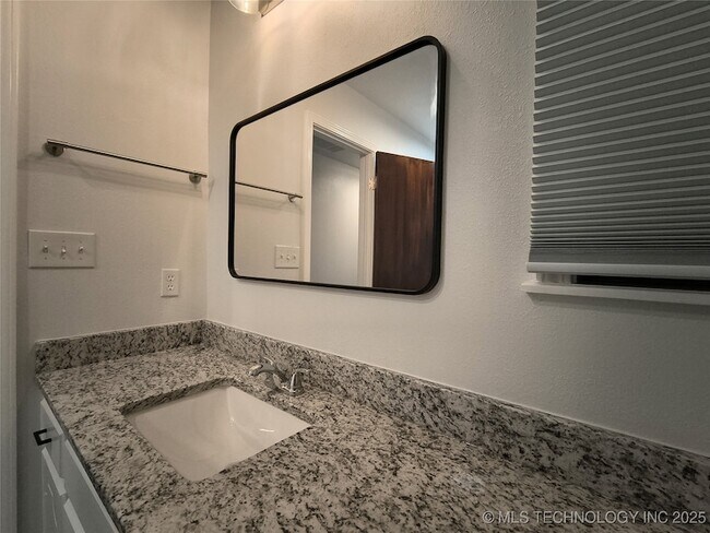 Building Photo - 16012 S Elwood Ave