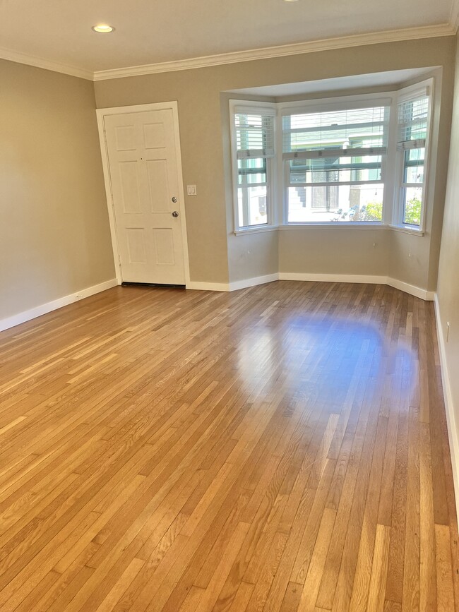 Building Photo - 15702 Brighton LLC B