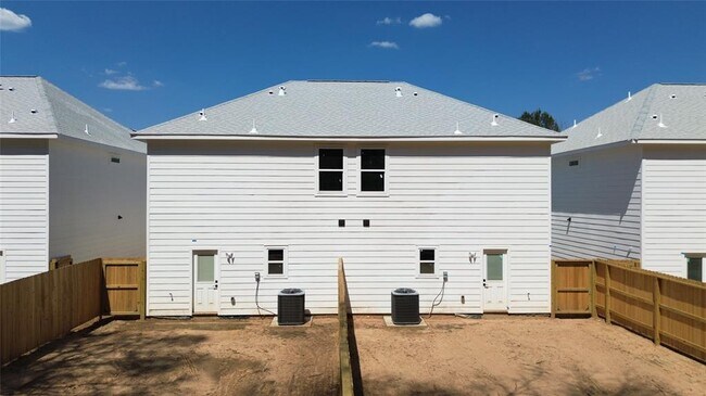 Building Photo - 811 Avenue J