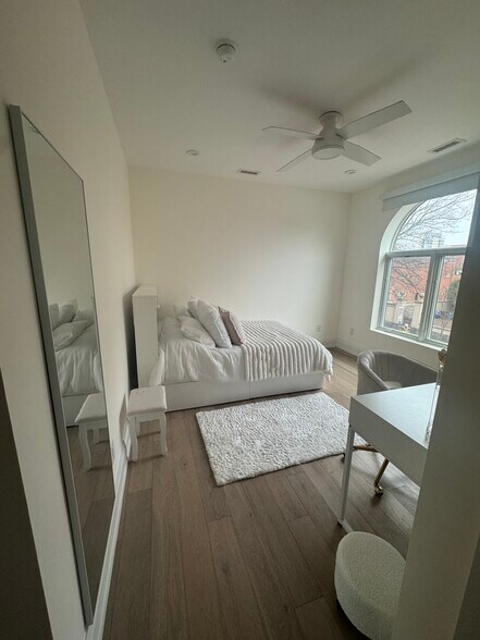 Building Photo - 230 S 3rd St