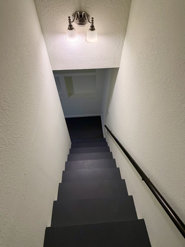 Building Photo - 571 SE 115th Rd