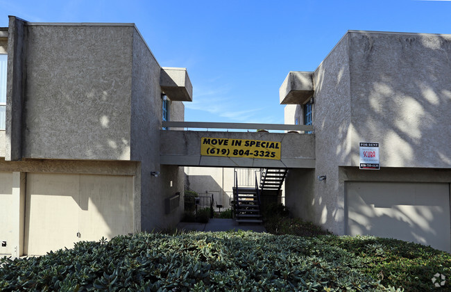 Building Photo - Pepper Tree Apartments