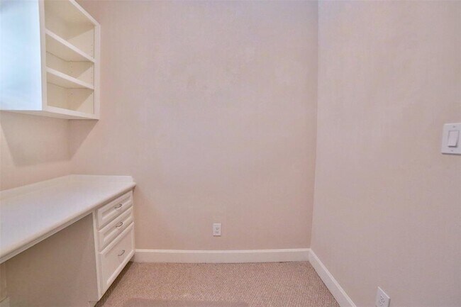 Building Photo - 3734 Main Plaza Dr