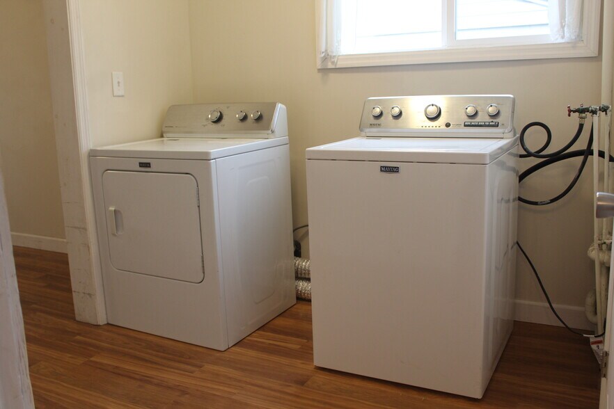 Building Photo - 621 N King St