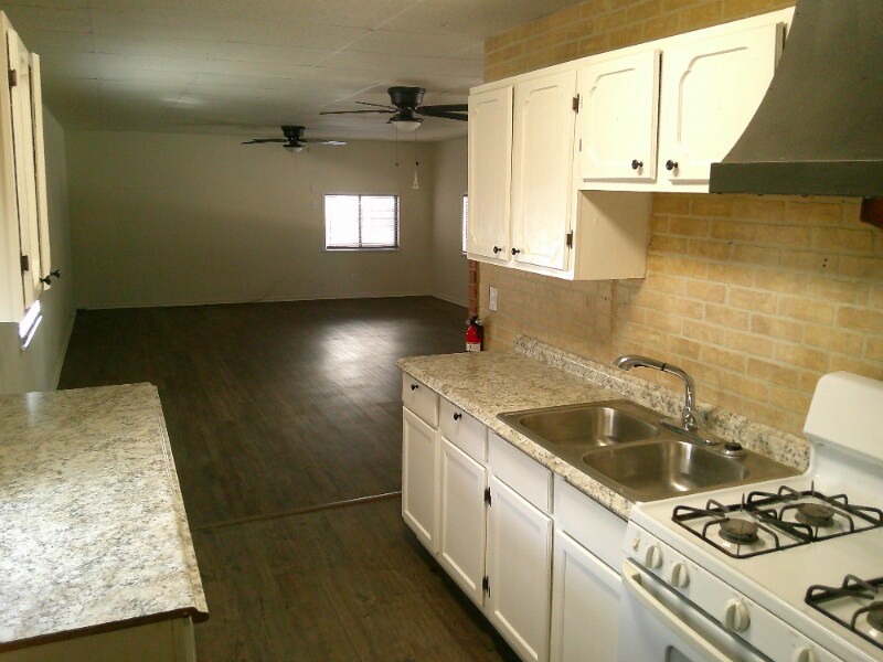 Building Photo - 801 4th St