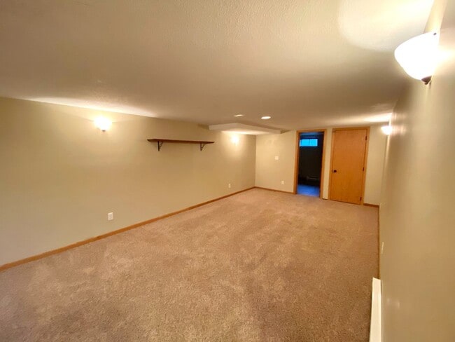 Building Photo - 1520 3rd St S