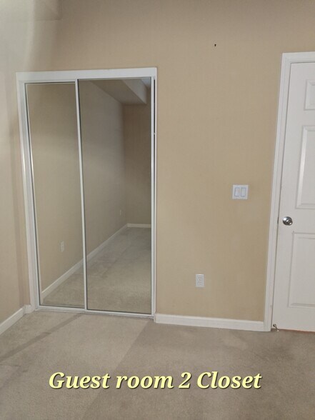 Building Photo - 797 Parc Ln