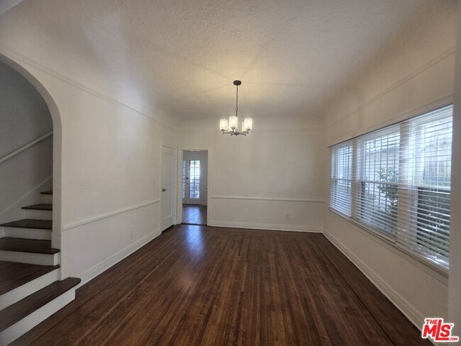 Building Photo - 1022 Cloverdale Ave