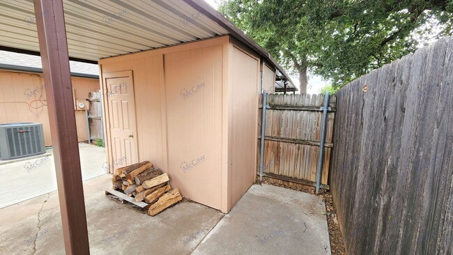 Building Photo - 7763 Sable Ln