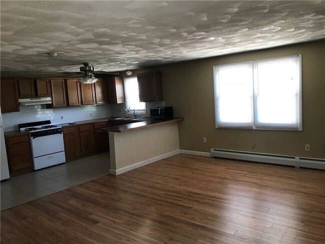 Building Photo - 1282 Chalkstone Ave