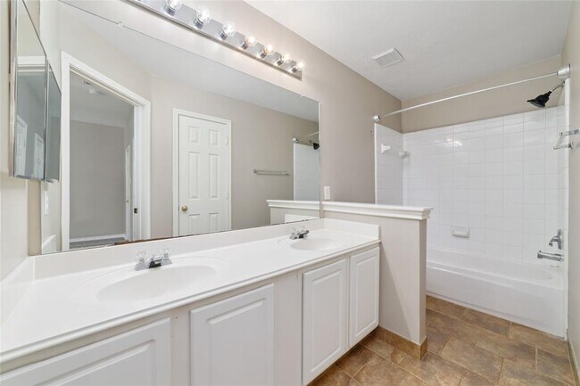 Building Photo - 202 S Walden Elms Cir