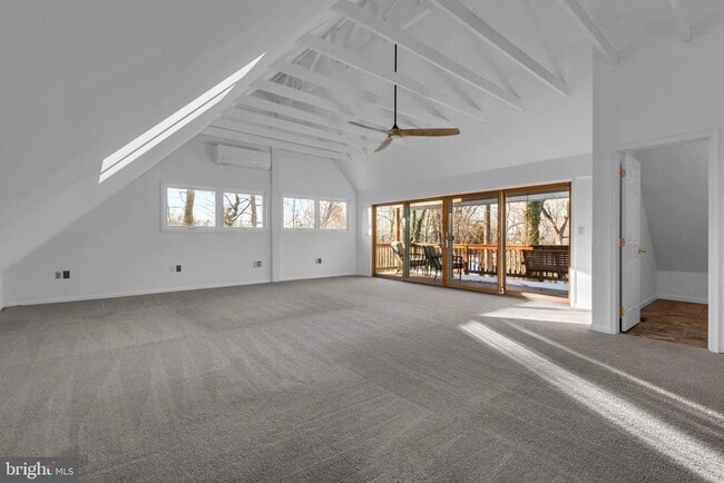 Building Photo - 1080 Crestview Dr