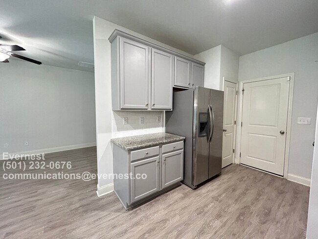 Building Photo - 225 Hydrangea Ct