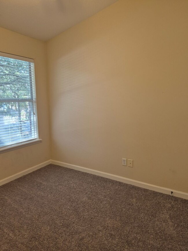 Building Photo - Welcome home