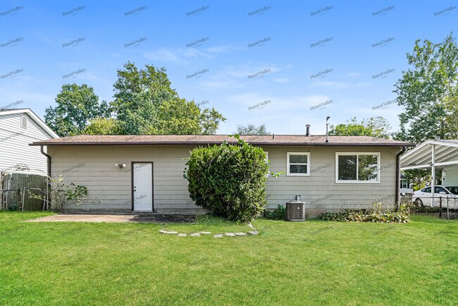Building Photo - 5031 Tulip Tree Ln