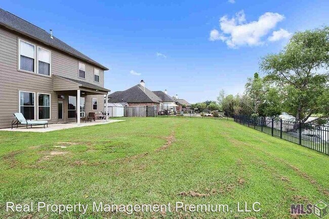 Building Photo - 5 br, 3 bath House - 39349 Lakeland Ave