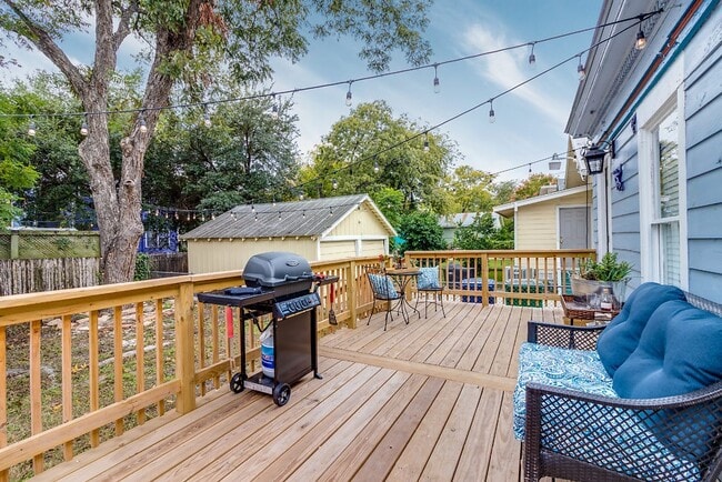 Building Photo - 418 E Myrtle St