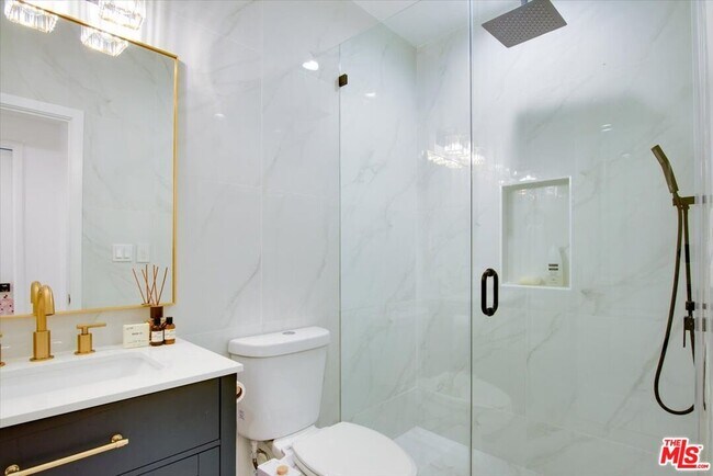 Building Photo - 1909 Pelham Ave