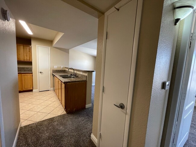 Building Photo - Gorgeous 2nd Floor Unit-Available SOON!