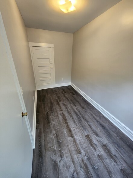 Building Photo - 7 Woodland Ave