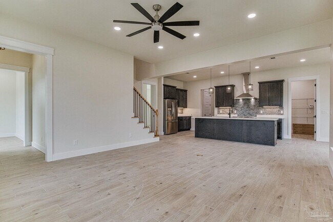 Building Photo - 412 Elcino Dr