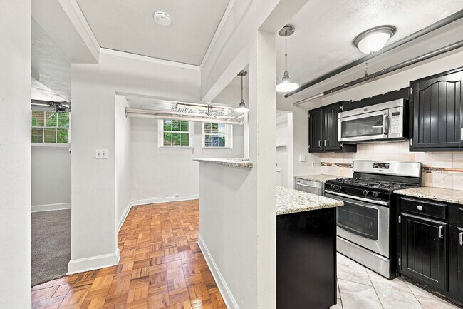 Building Photo - 1,795.95, 2-bedroom, 1-bathroom Updated in Great Denver Location!
