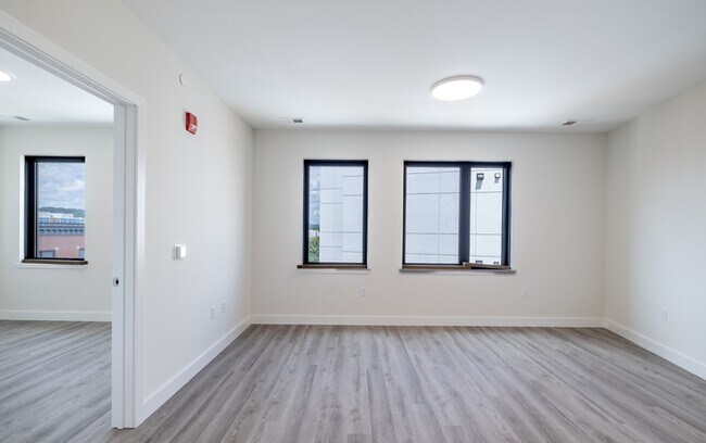 Building Photo - 72 S Essex Ave