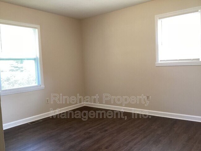 Building Photo - 760 Goudlock Rd