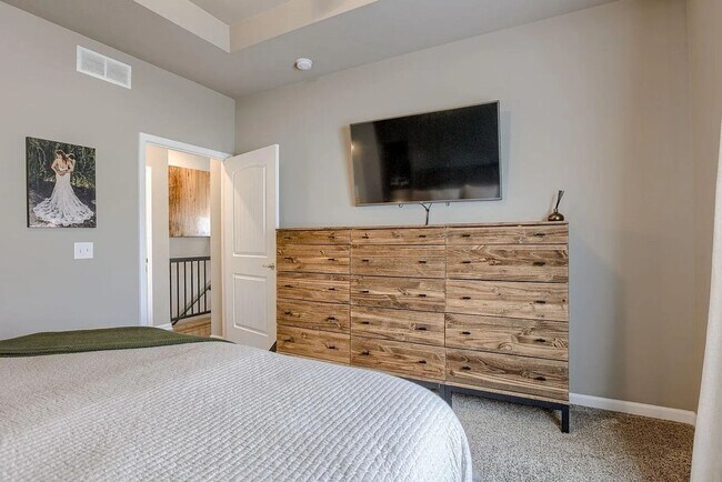 Building Photo - Hyda Hills Ranch For Rent Near Offutt AFB