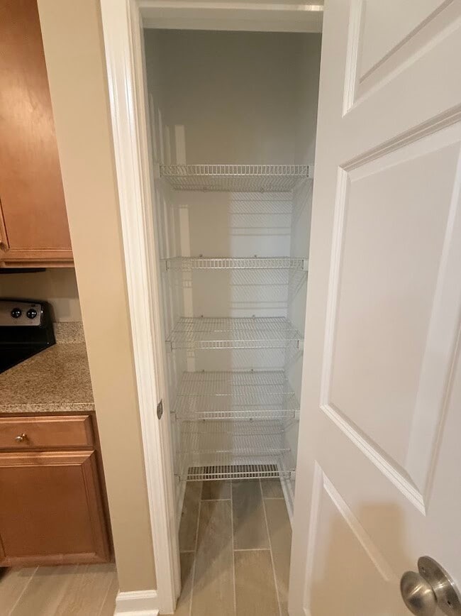 Building Photo - 951 Hendrick Ave