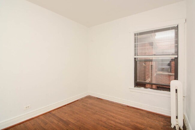 Building Photo - 931 W Sunnyside Ave