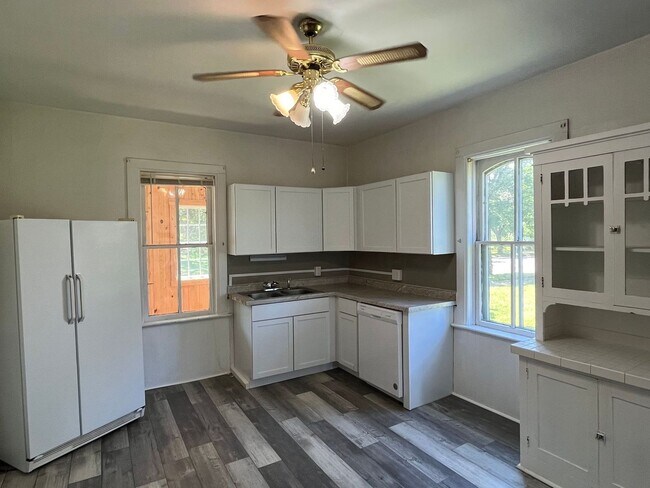 Building Photo - 4 Bed 2 Bath Single Family Home in Wausau