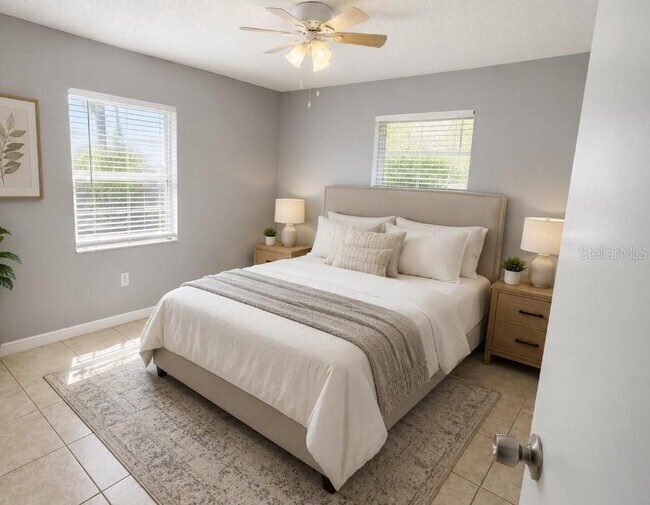 Building Photo - 2652 Lantana Ln