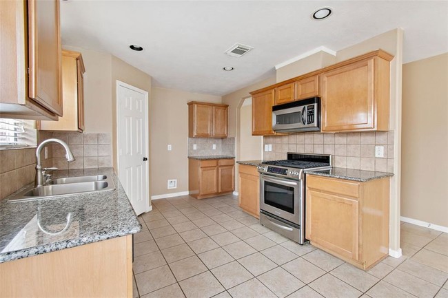 Building Photo - 6627 Northridge Trace Ln