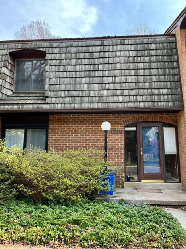 Primary Photo - Excellent Potomac neighborhood!