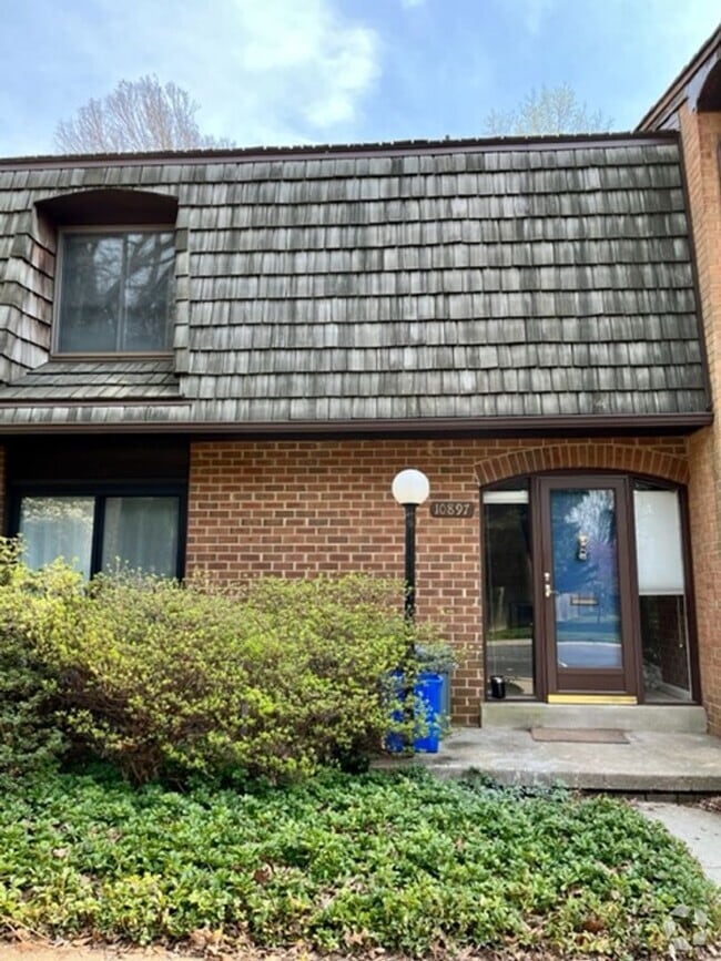 Building Photo - Excellent Potomac neighborhood!