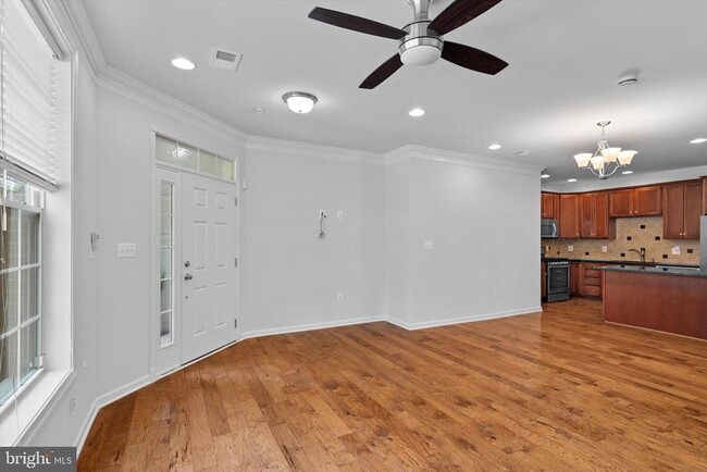 Building Photo - 43101 Thoroughfare Gap Terrace