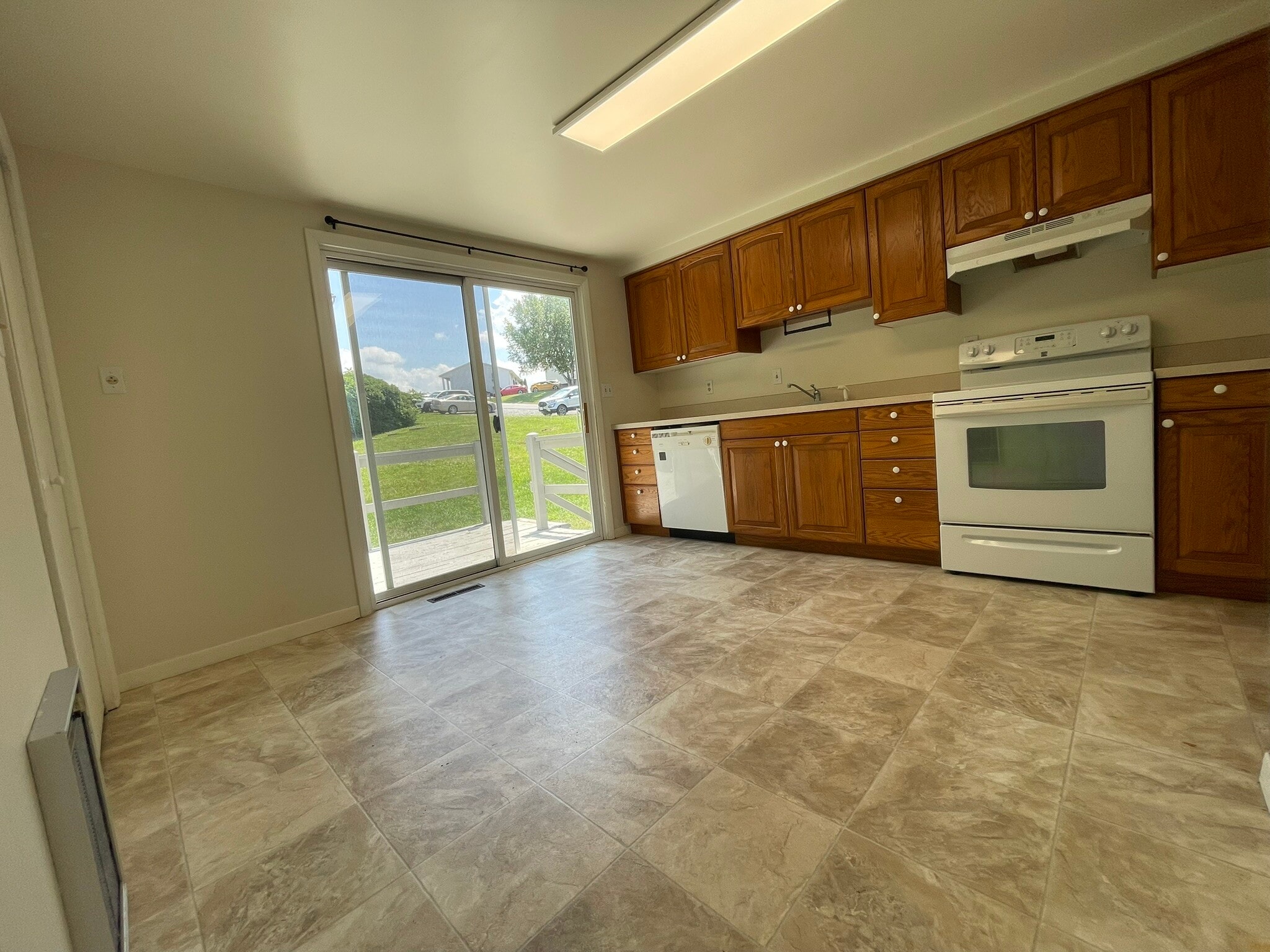 Building Photo - 433 Cedarcrest Dr