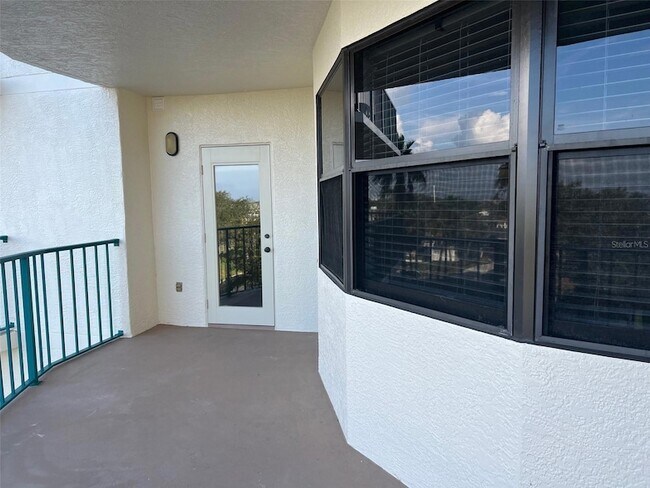 Building Photo - 670 Island Way