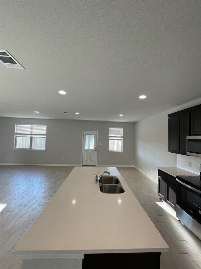 Building Photo - 125 Old Stage Coach Rd