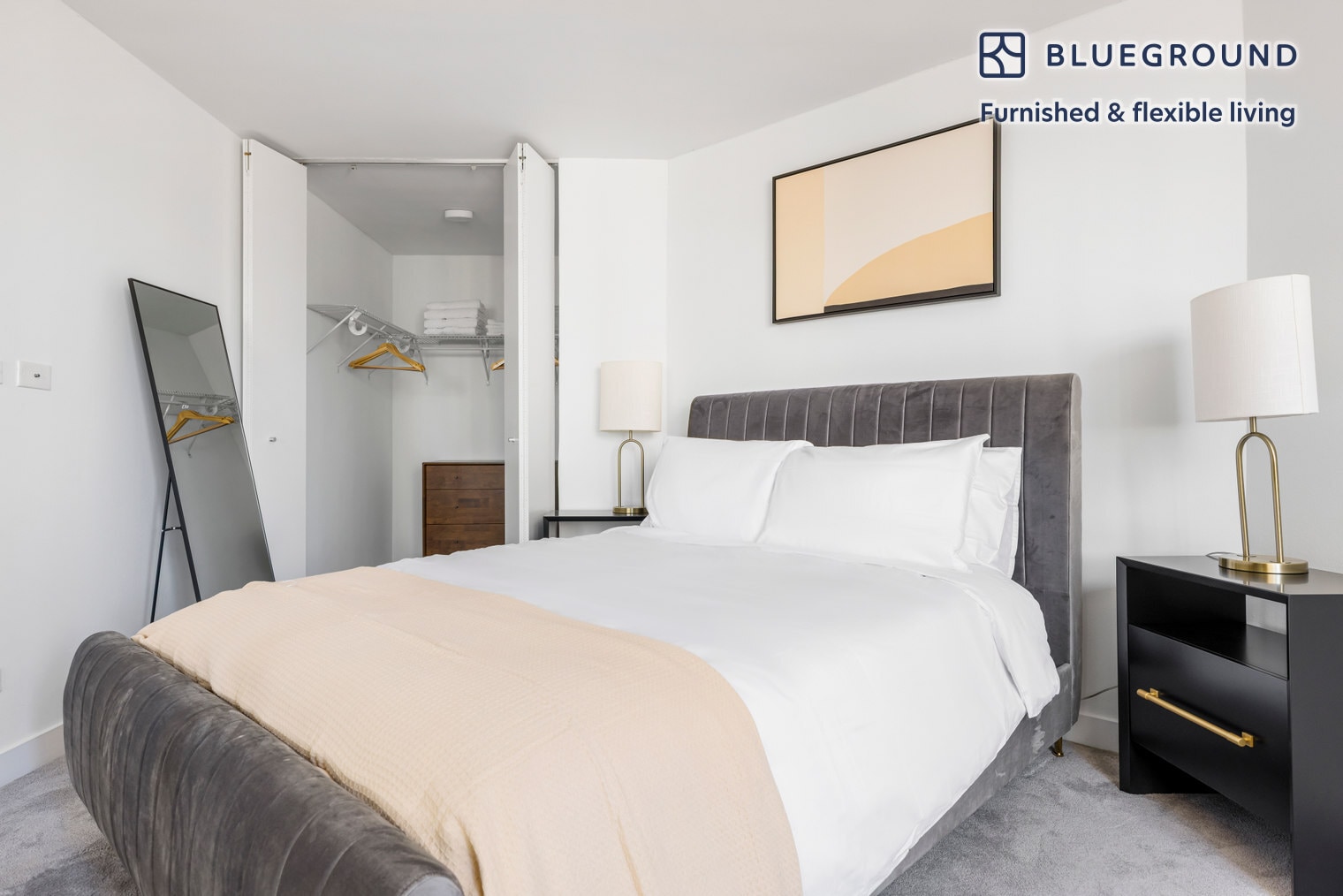 Building Photo - 2625 N Clark St