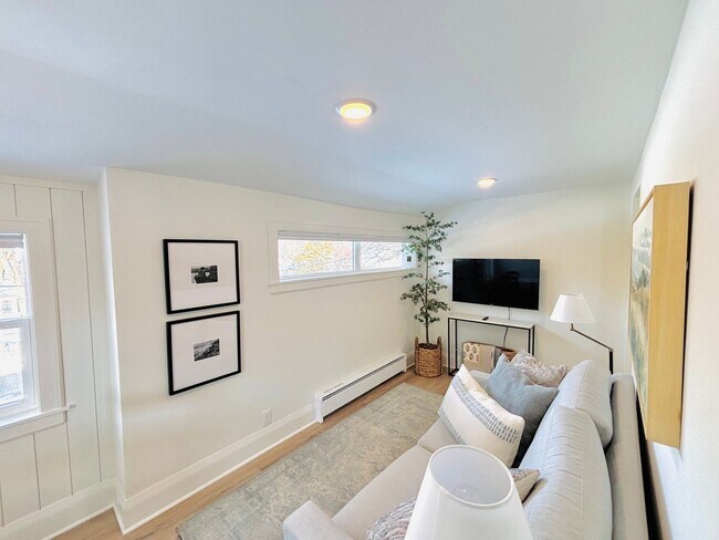 Building Photo - 7713 Knoll St