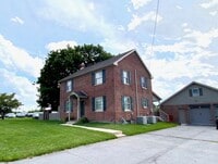 Building Photo - JUST REDUCED!!  Gorgeous 3 Bedroom Renovat...