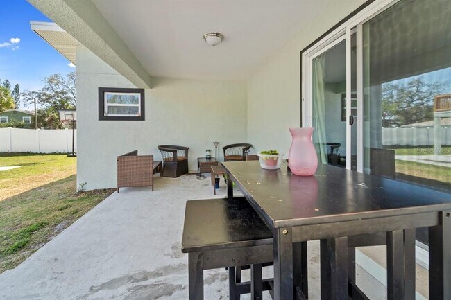 Building Photo - 1650 14th St S